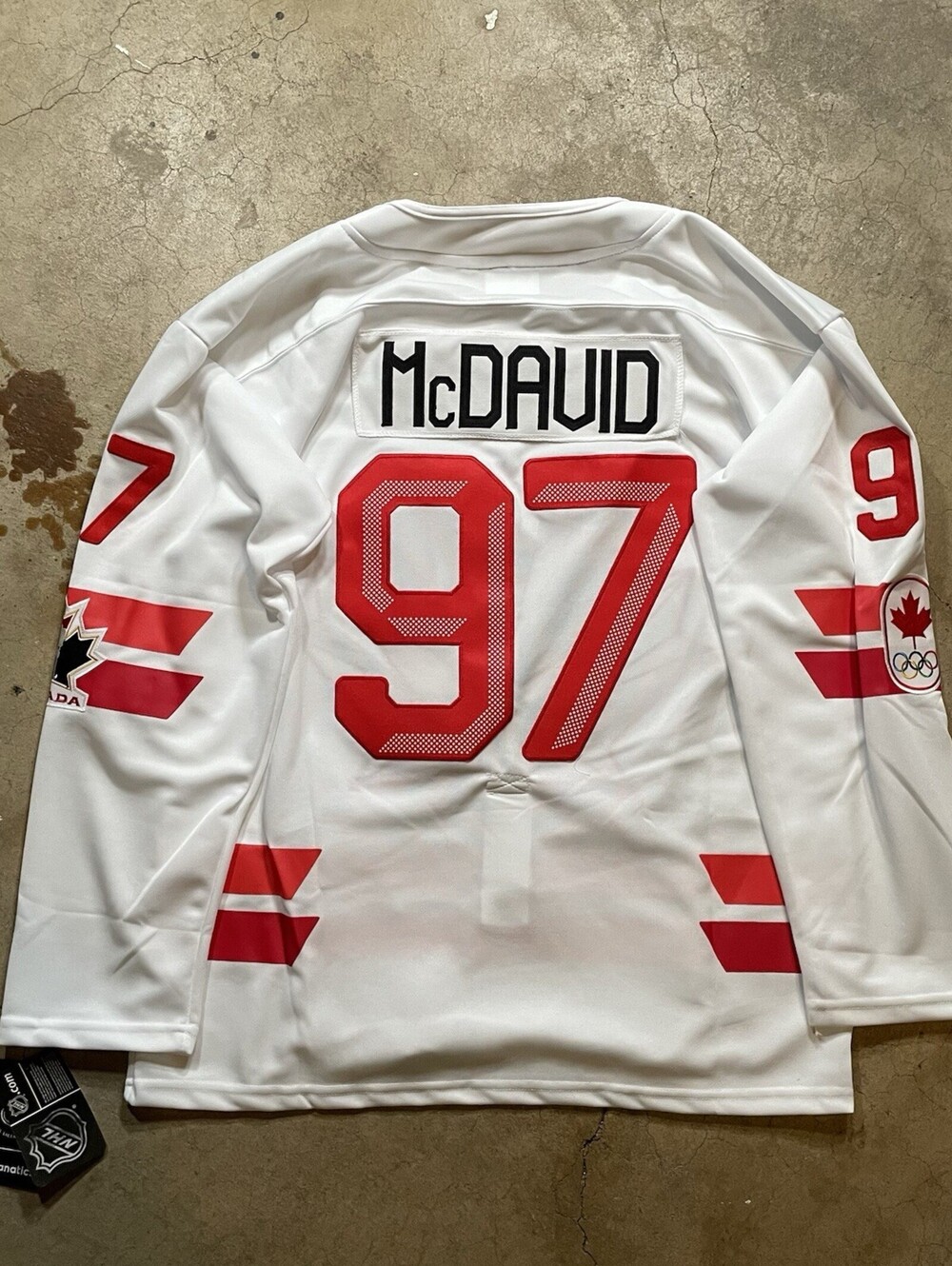 A Connor McDavid Team Canada 2026 Olympic White Jersey Mens Size L NEW
